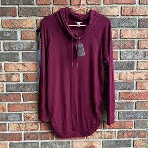 NWT medium Isabel Maternity Tunic Pullover